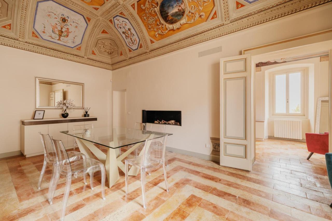 Sotto Gli Affreschi Del 1800 Con Colazione Inclusa Assisi Exterior foto